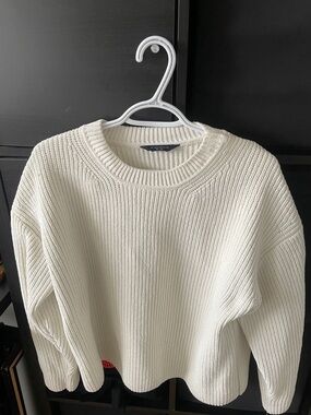 Denver Hayes Cream Ribbed Knit Crewneck Sweater